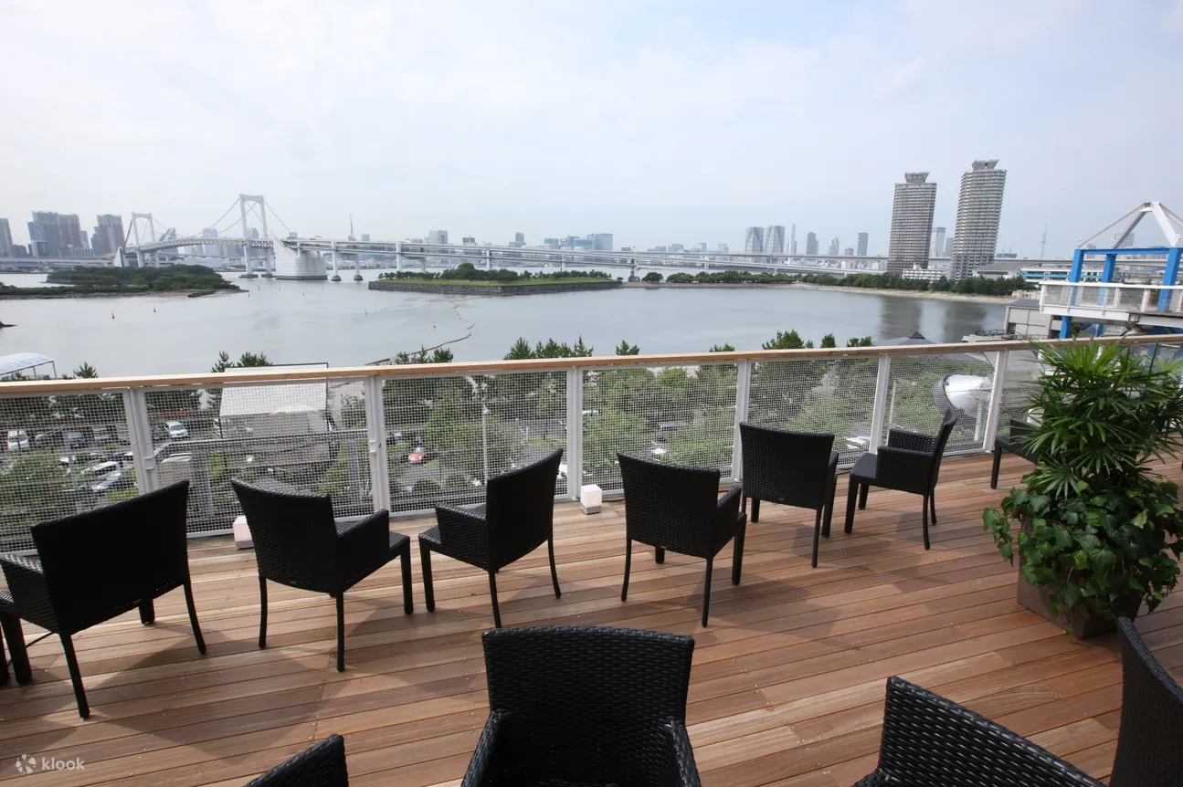 Tokyo Joypolis - Cafe View